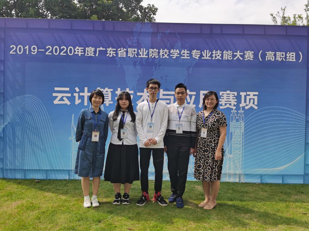 F7F49BEA2D5FD5BDFC3DE7EDB5B_4695F2E5_2124B