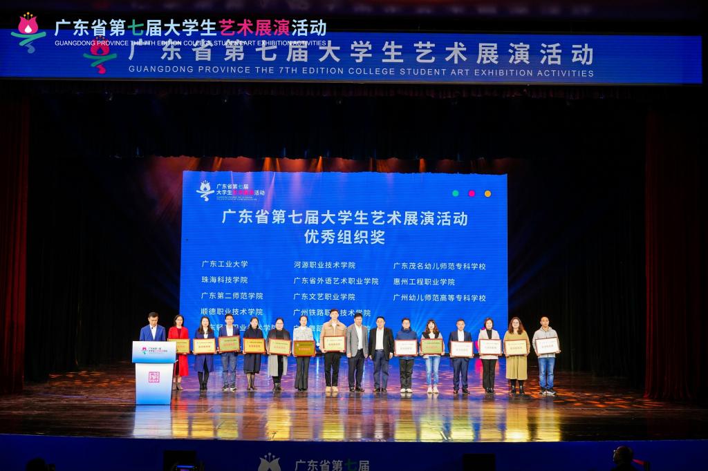 365���й�˾(Ӣ��)����-�ٷ���վ