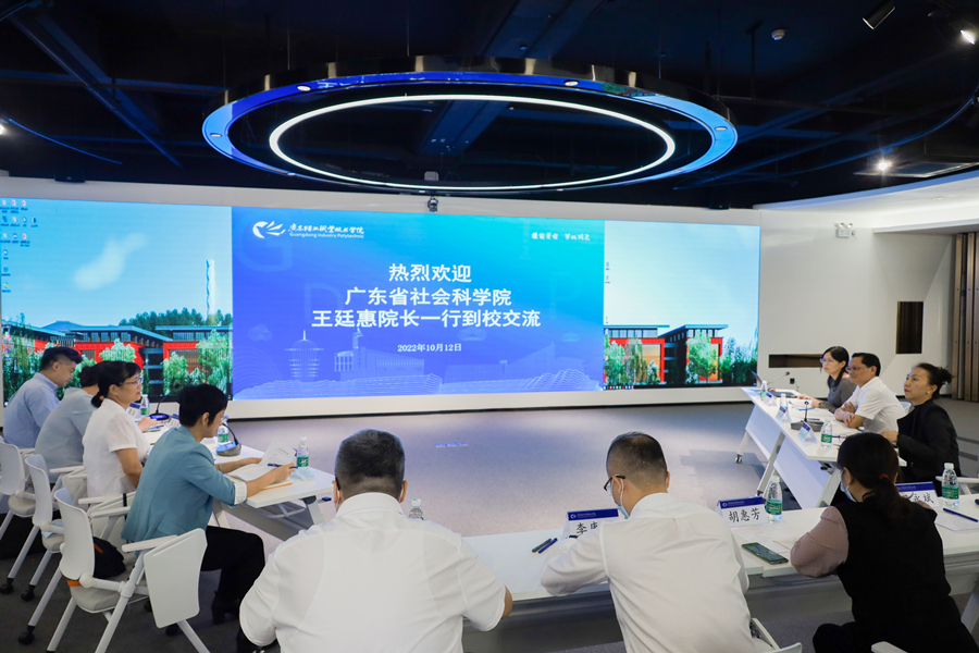 DB9A892AA7F70165F04801C72CD_36104655_9EB8C