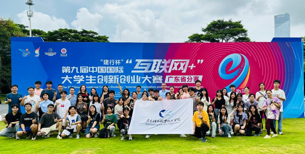 5BABE292CA05F001DFDBF7C9610_A48100AE_1E17C