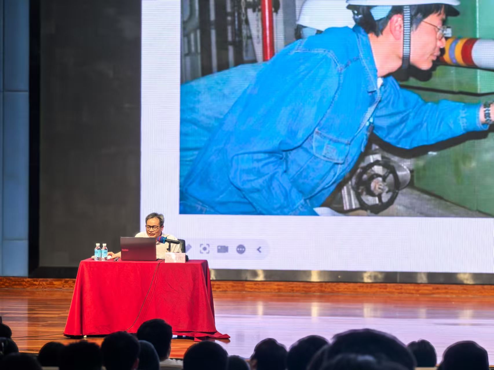 42780C2FB35F90F50A265B61D0C_716BBF2C_2BDB2