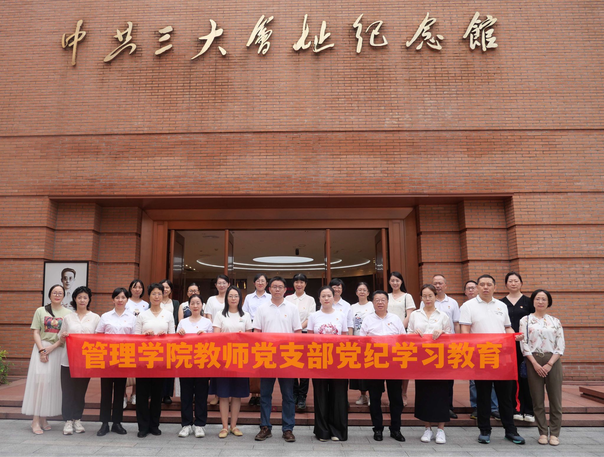 365���й�˾(Ӣ��)����-�ٷ���վ