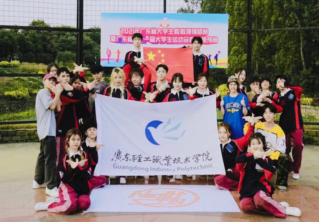 AE202D91DE6D5C3CF2C800FDC51_BC3A656F_1F24D