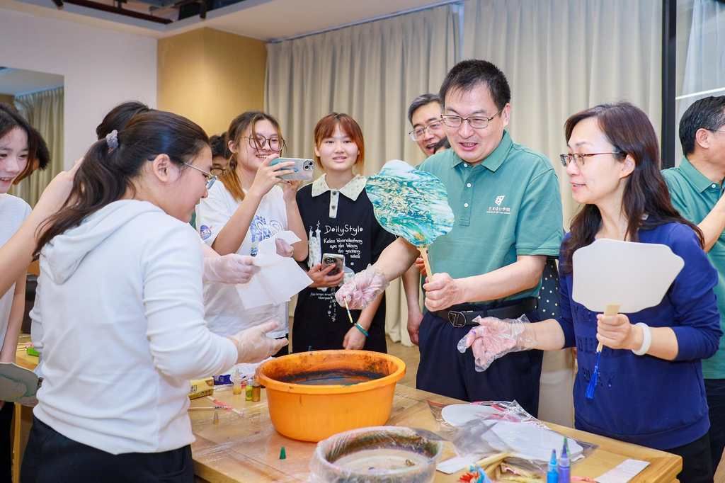 7598A4BA3900C20AF72114A443E_3CBD1C81_18DA8