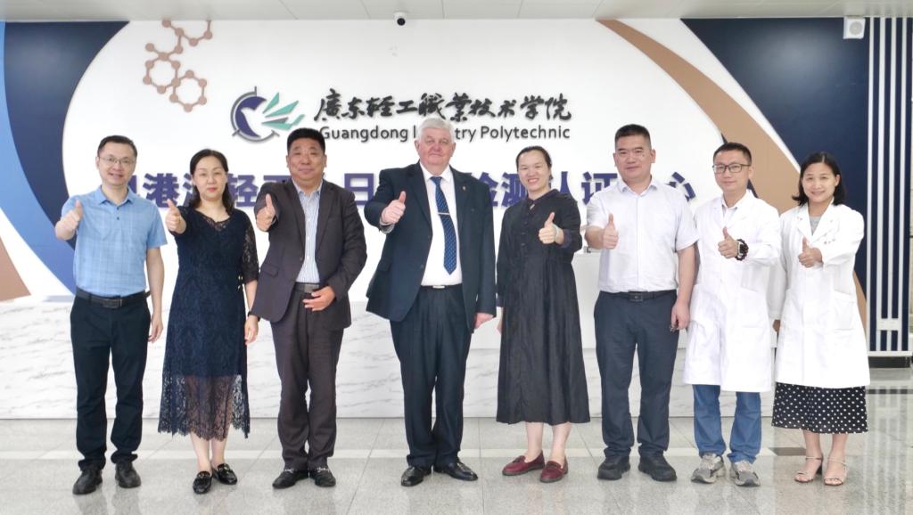 D1947C8B6CA56CA0C5F27546FD6_DDD42DC5_13D46