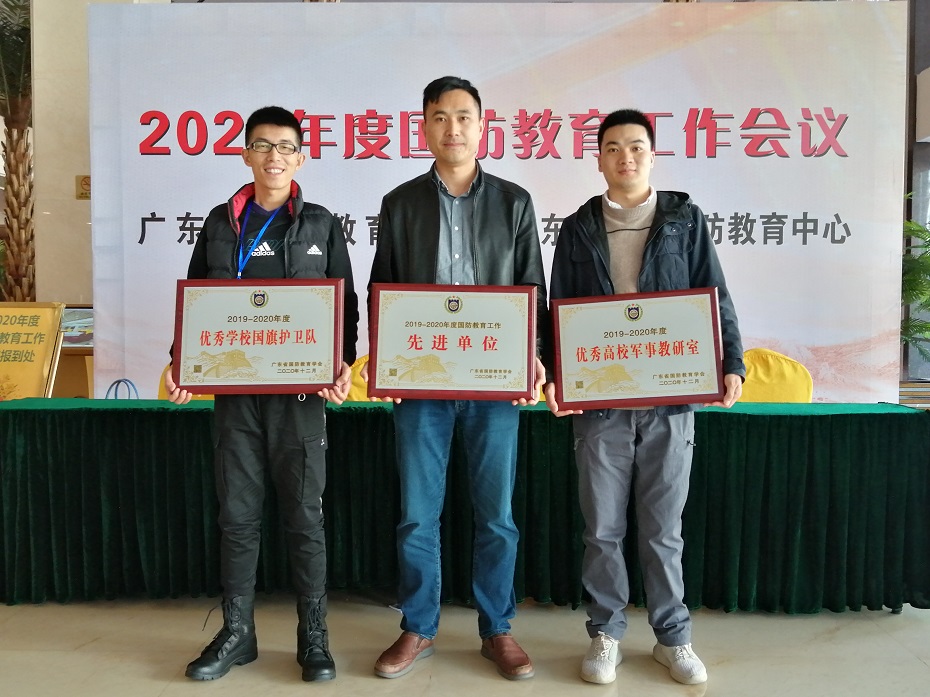 7D7579B56157B4880A306DE4402_7A994C1E_33B7A