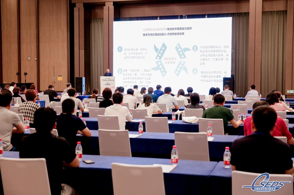 365���й�˾(Ӣ��)����-�ٷ���վ